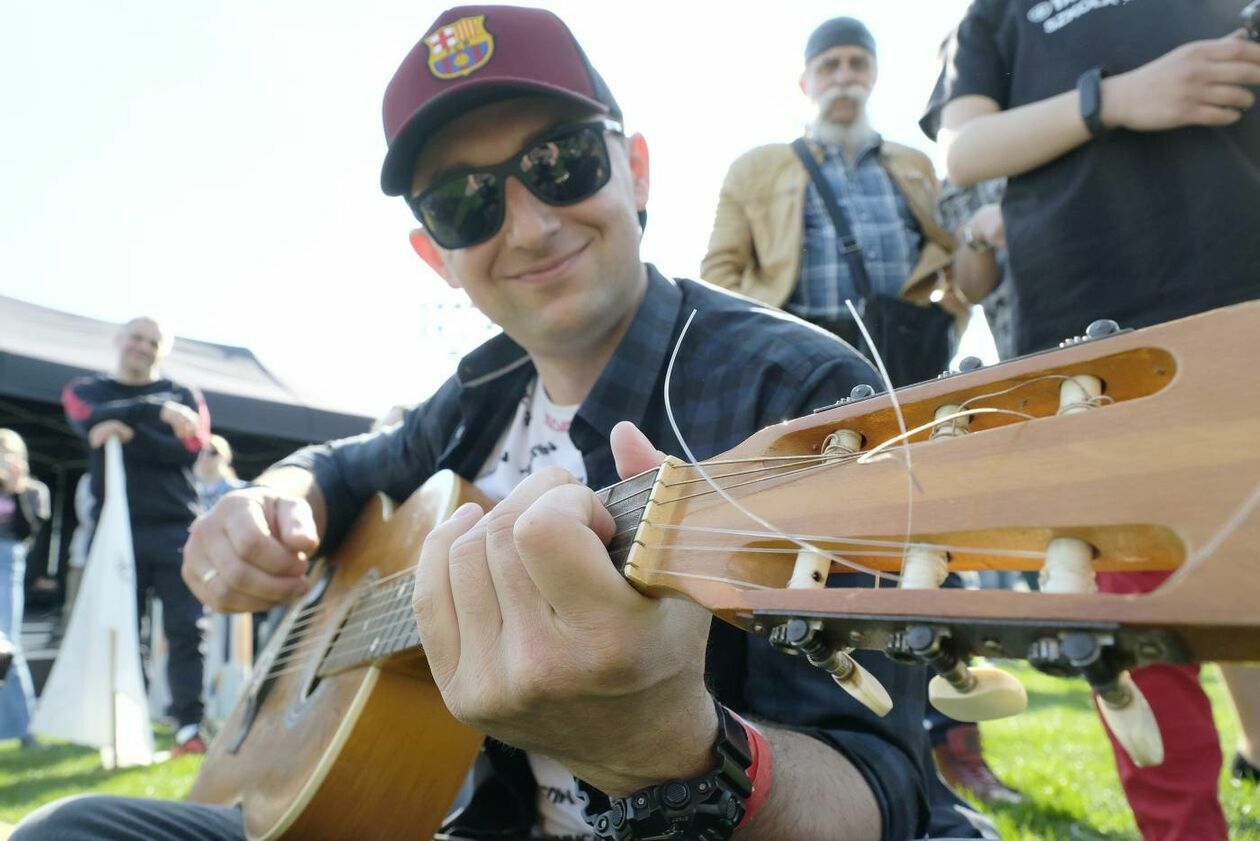  Gitarzyści grają Hey Joe na stadionie w Lublinie (zdjęcie 23) - Autor: Maciej Kaczanowski