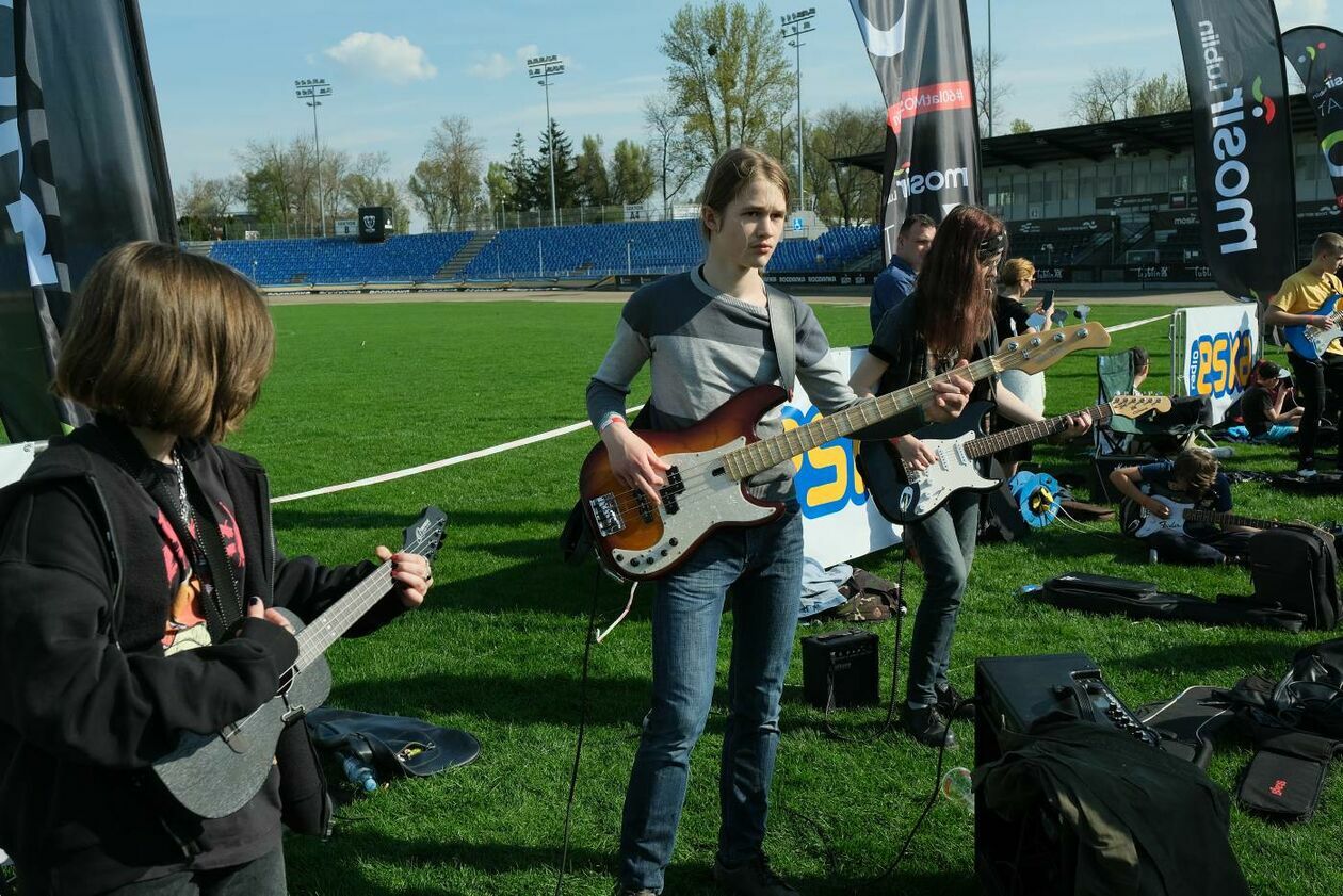  Gitarzyści grają Hey Joe na stadionie w Lublinie (zdjęcie 17) - Autor: Maciej Kaczanowski