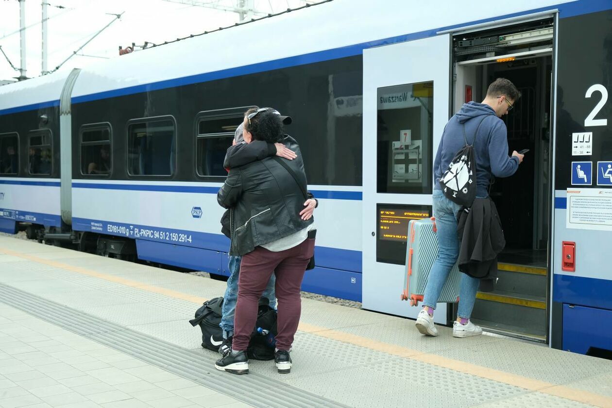  Pasażerowie na Dworcu Głównym PKP w Lublinie (zdjęcie 6) - Autor: Maciej Kaczanowski