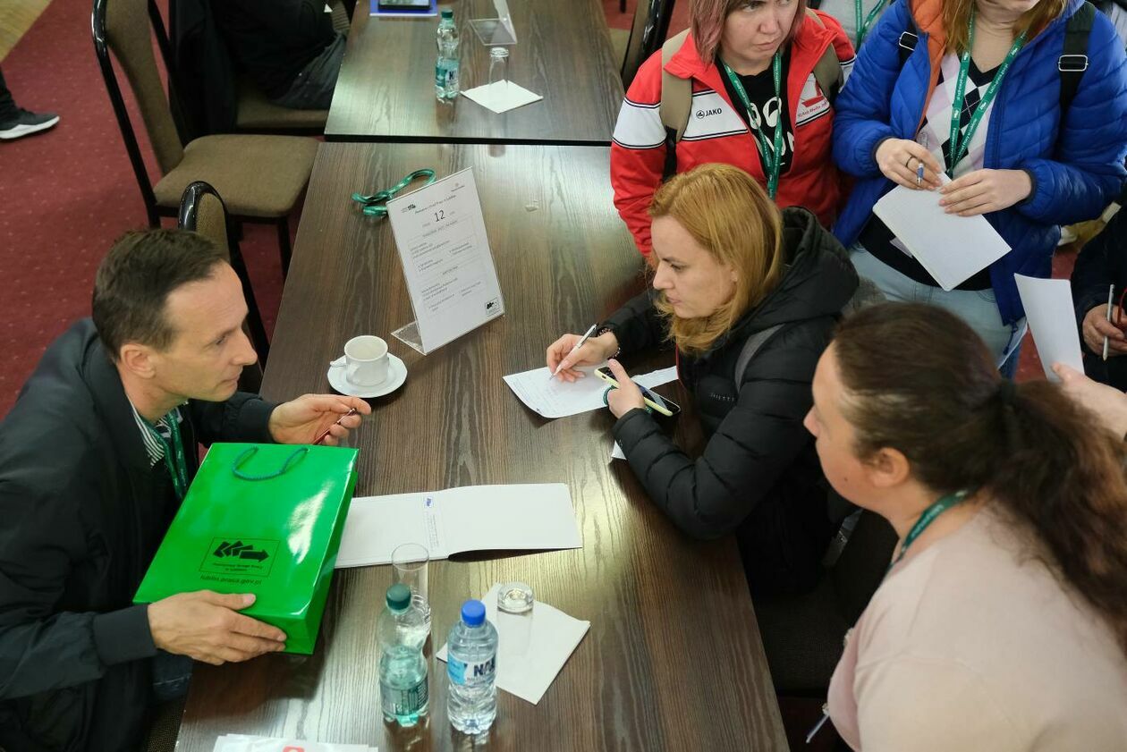 Giełda pracy dla ukraińskich uchodźców w Starostwie Powiatowym (zdjęcie 13) - Autor: Maciej Kaczanowski