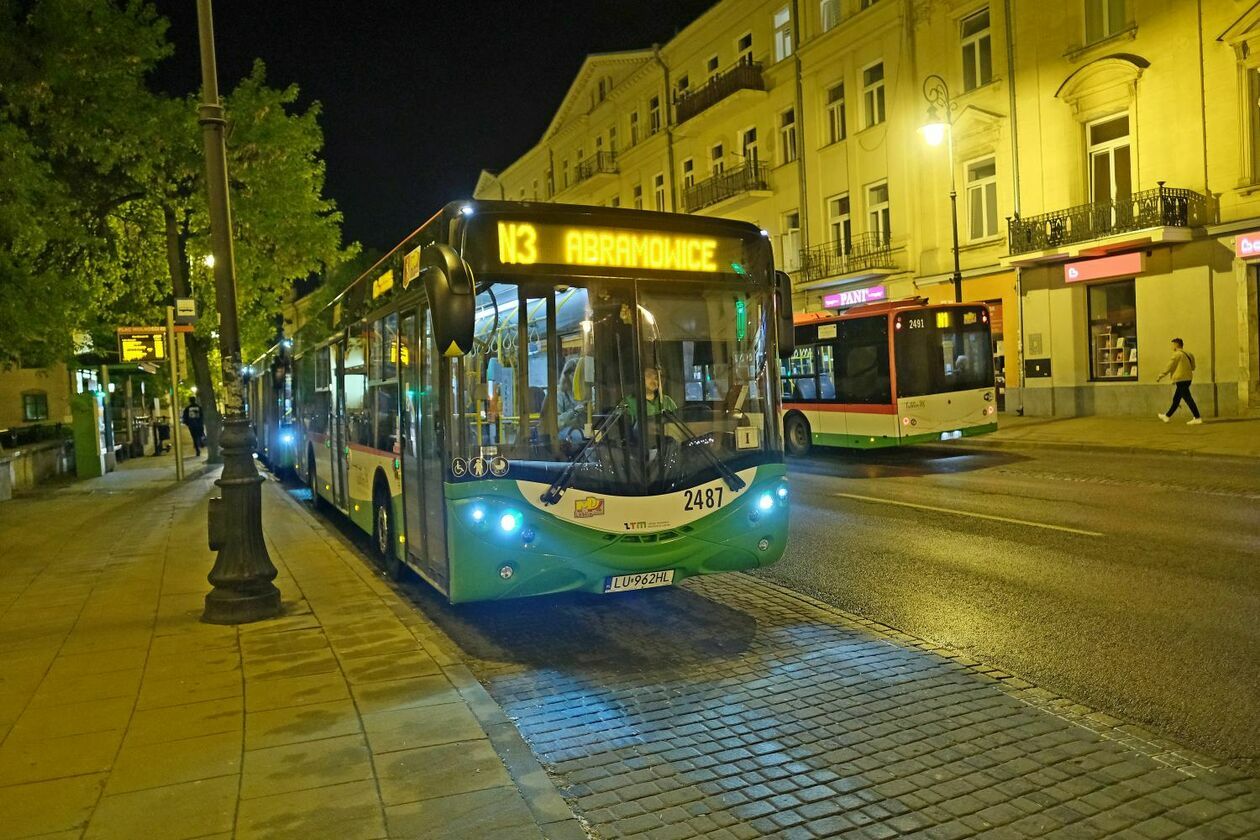  Na ulice Lublina wróciły nocne linie autobusowe (zdjęcie 14) - Autor: Maciej Kaczanowski