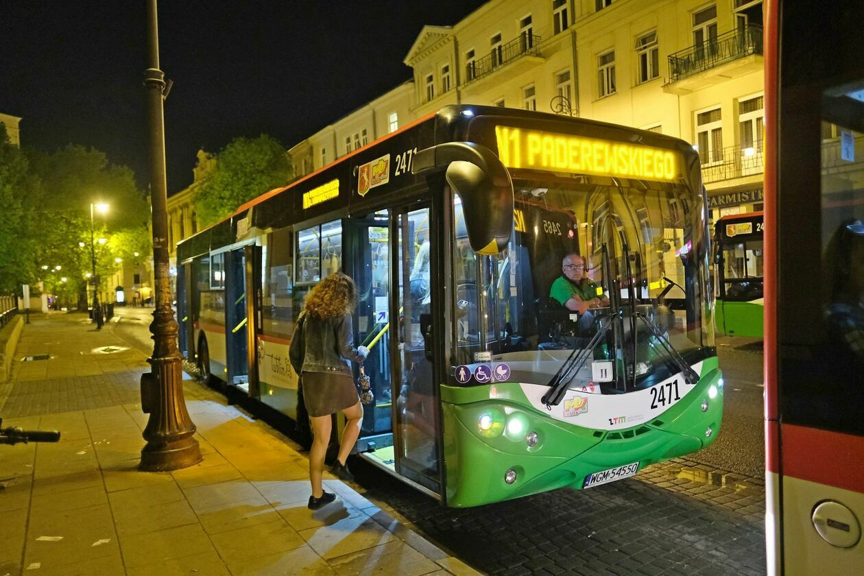  Na ulice Lublina wróciły nocne linie autobusowe (zdjęcie 13) - Autor: Maciej Kaczanowski