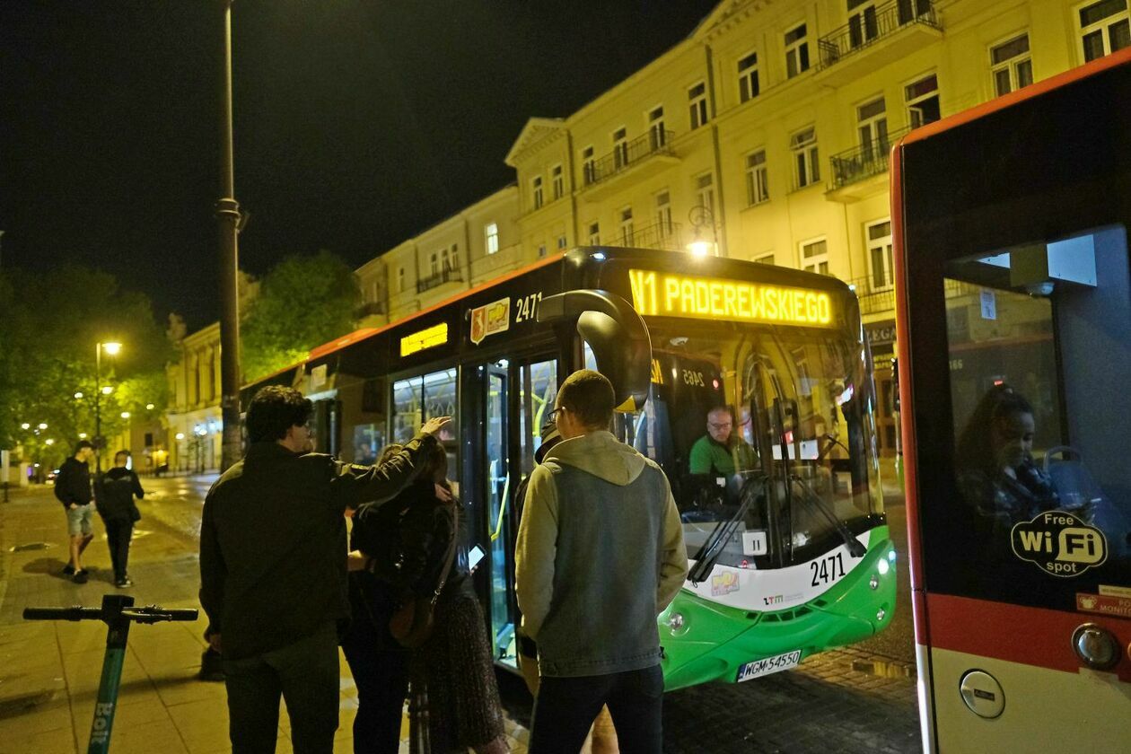  Na ulice Lublina wróciły nocne linie autobusowe (zdjęcie 9) - Autor: Maciej Kaczanowski