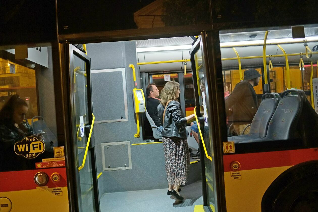  Na ulice Lublina wróciły nocne linie autobusowe (zdjęcie 10) - Autor: Maciej Kaczanowski