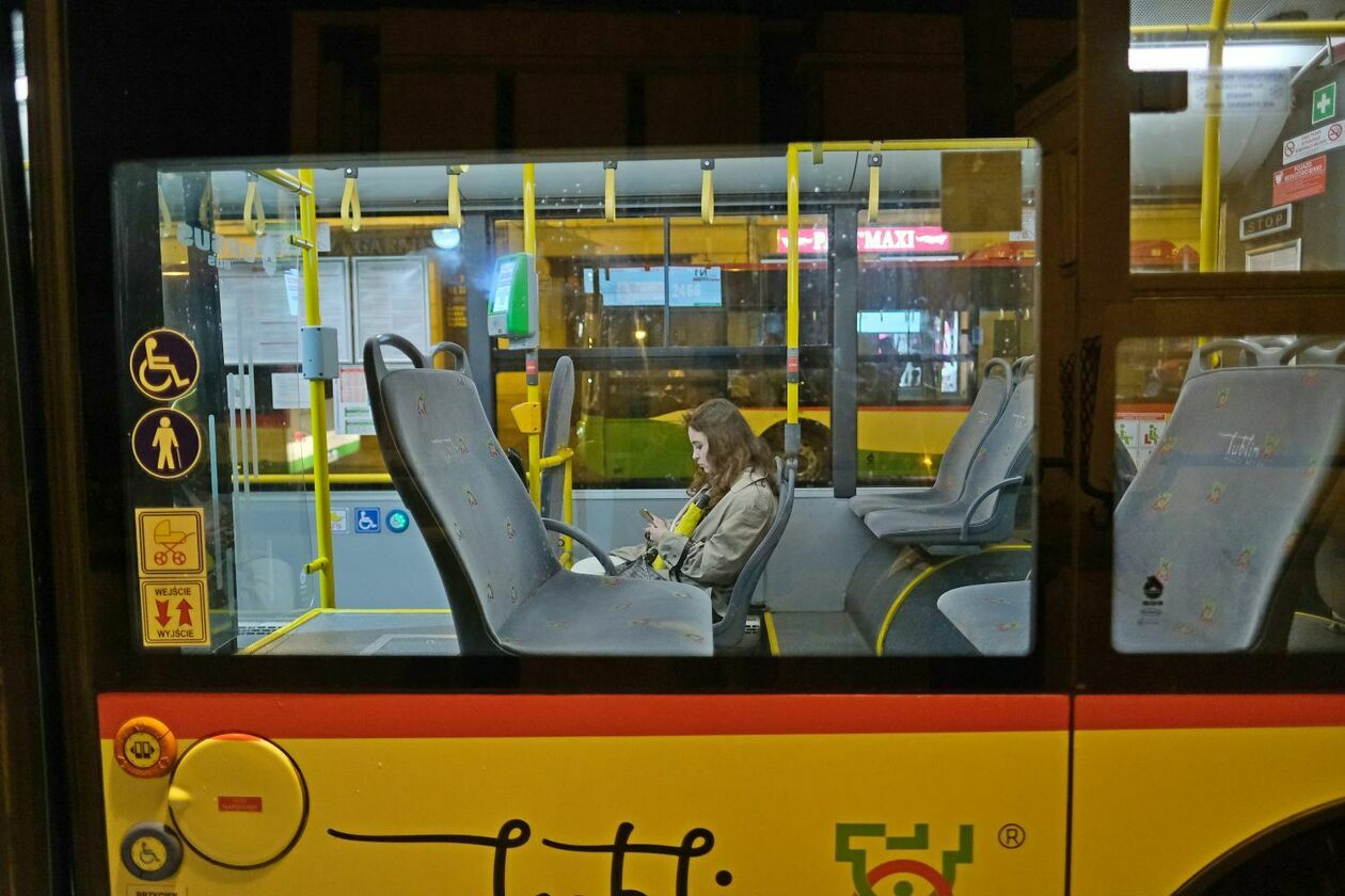  Na ulice Lublina wróciły nocne linie autobusowe (zdjęcie 11) - Autor: Maciej Kaczanowski