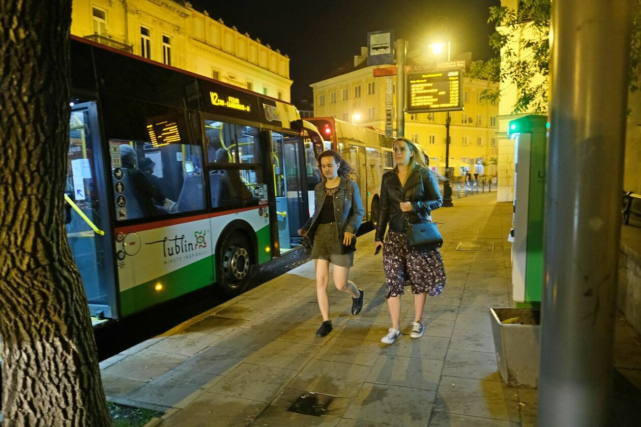  Na ulice Lublina wróciły nocne linie autobusowe (zdjęcie 12) - Autor: Maciej Kaczanowski