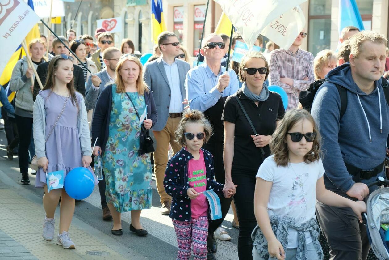  Marsz dla Życia i Rodziny na ulicach Lublina (zdjęcie 21) - Autor: Maciej Kaczanowski