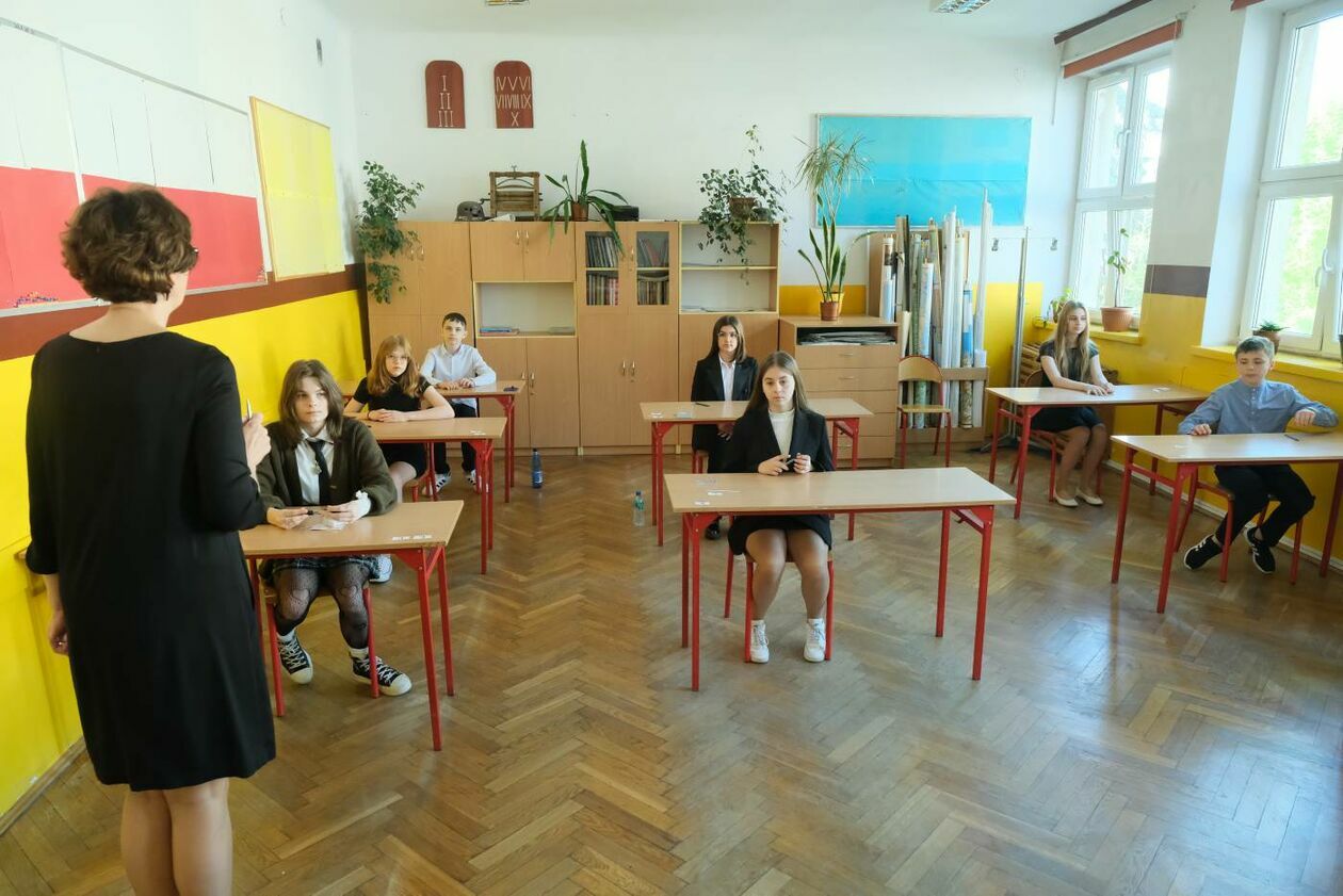  Egzamin 8-klasisty w lubelskiej Szkole Podstawowej nr 24 (zdjęcie 10) - Autor: Maciej Kaczanowski