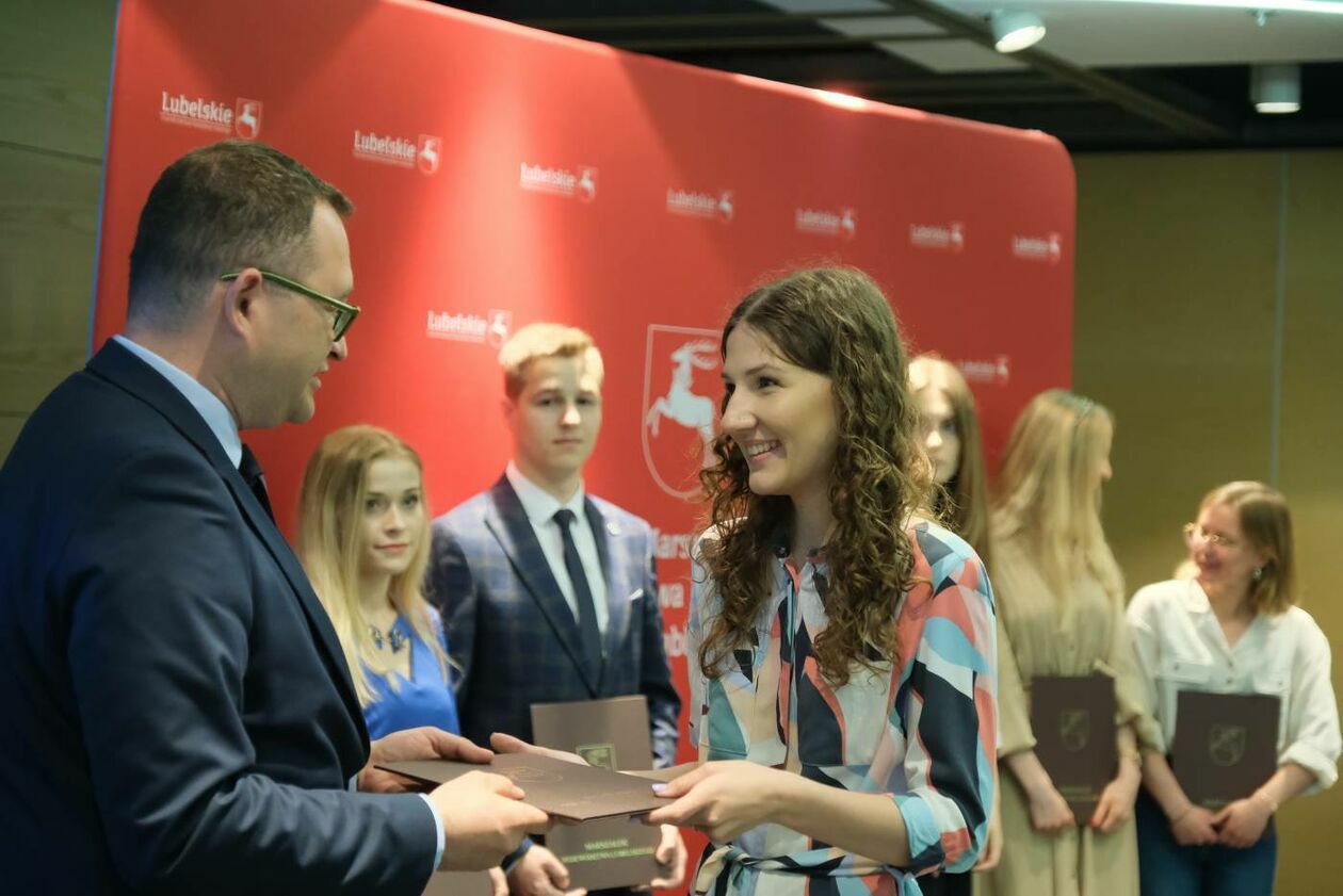  Wręczenie studenckich stypendiów marszałka województwa lubelskiego (zdjęcie 21) - Autor: Maciej Kaczanowski