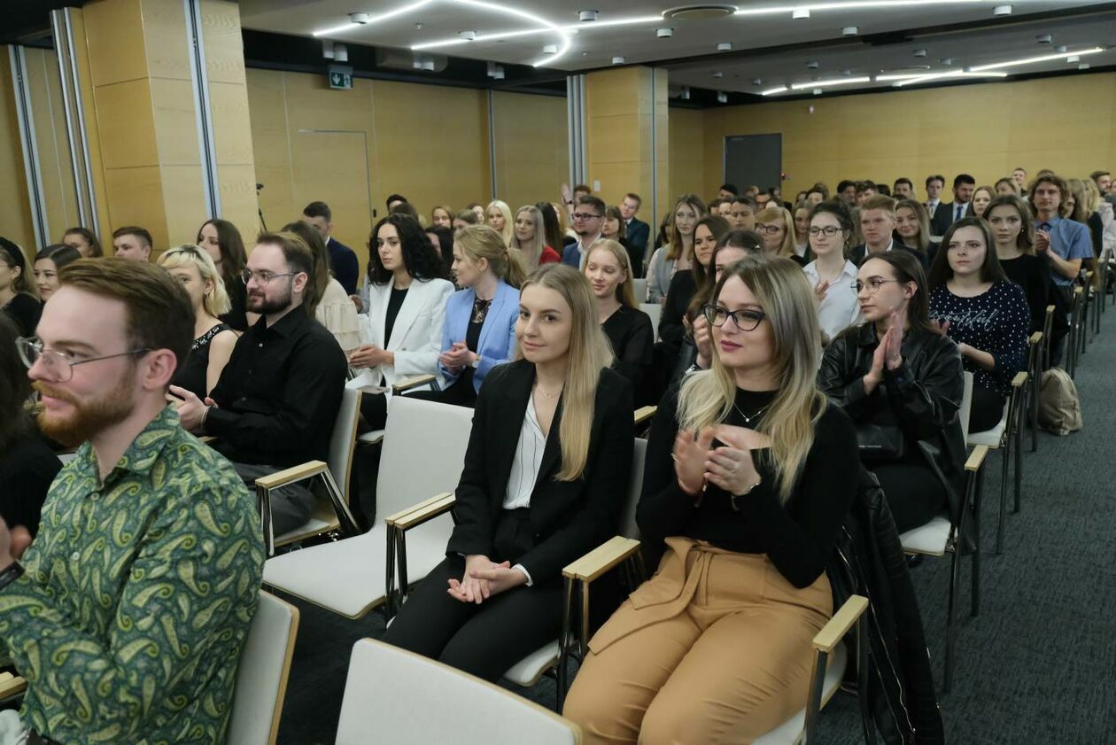  Wręczenie studenckich stypendiów marszałka województwa lubelskiego (zdjęcie 16) - Autor: Maciej Kaczanowski