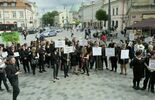 Pracownicy MOPR protestowali przed lubelskim ratuszem  (zdjęcie 3)