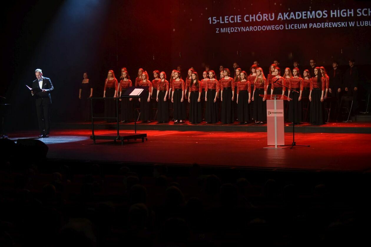  15 lecie Chóru Akademos z liceum Paderewski (zdjęcie 11) - Autor: Maciej Kaczanowski