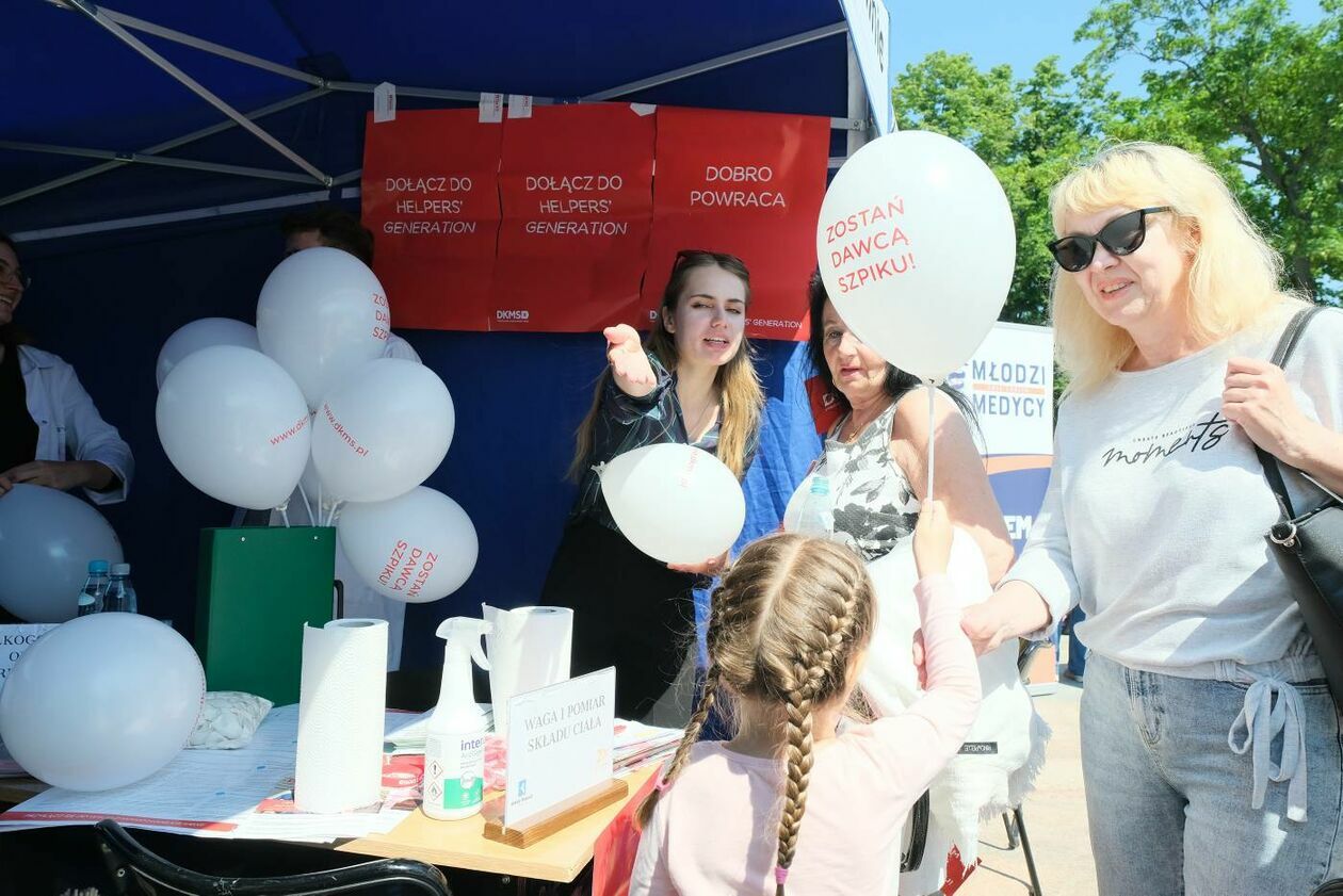  Biała niedziela na placu Litewskim w Lublinie (zdjęcie 17) - Autor: Maciej Kaczanowski