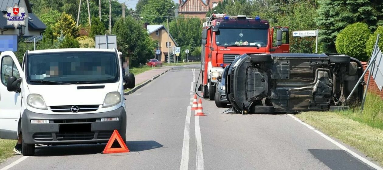  Wypadek w Komarówce Podlaskiej  - Autor: Policja