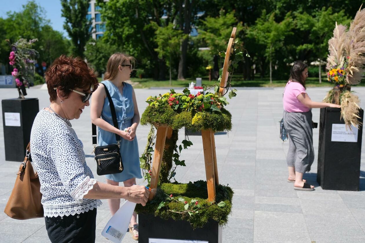  Weekend z Florystyką na placu Teatralnym oraz w budynku Centrum Spotkania Kultur w Lublinie (zdjęcie 5) - Autor: Maciej Kaczanowski