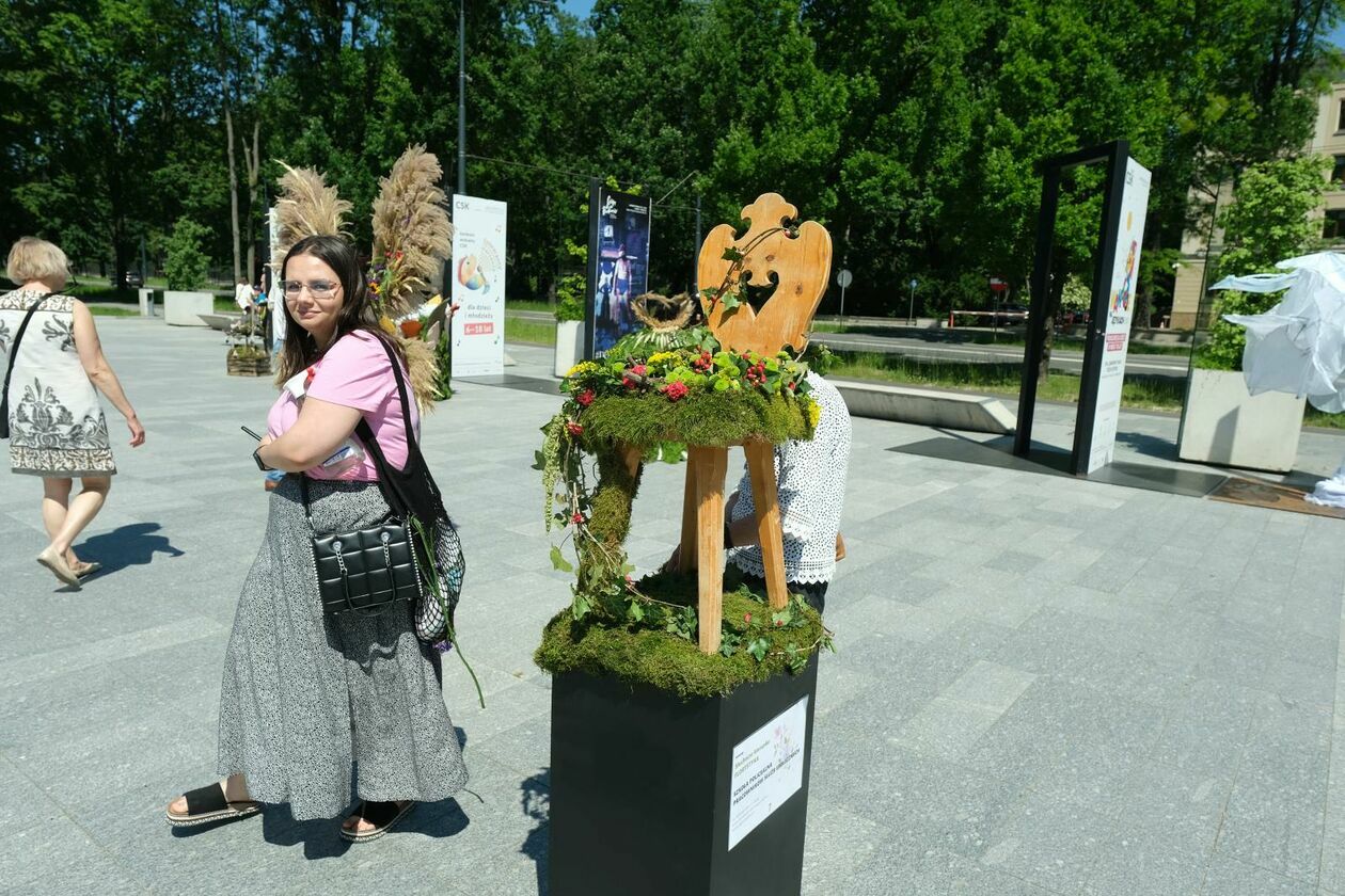  Weekend z Florystyką na placu Teatralnym oraz w budynku Centrum Spotkania Kultur w Lublinie (zdjęcie 14) - Autor: Maciej Kaczanowski