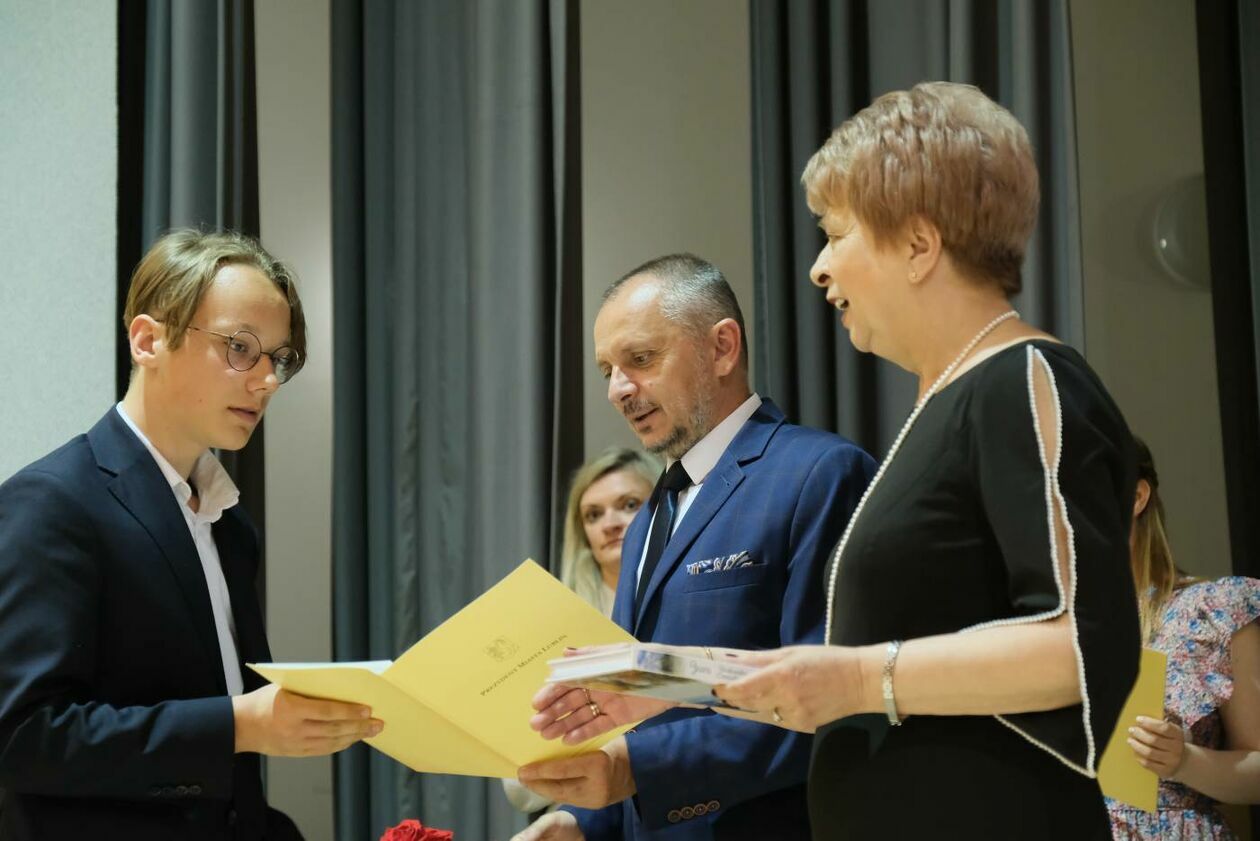  Nagrody prezydenta dla najzdolniejszych uczniów z Lublina (zdjęcie 30) - Autor: Maciej Kaczanowski