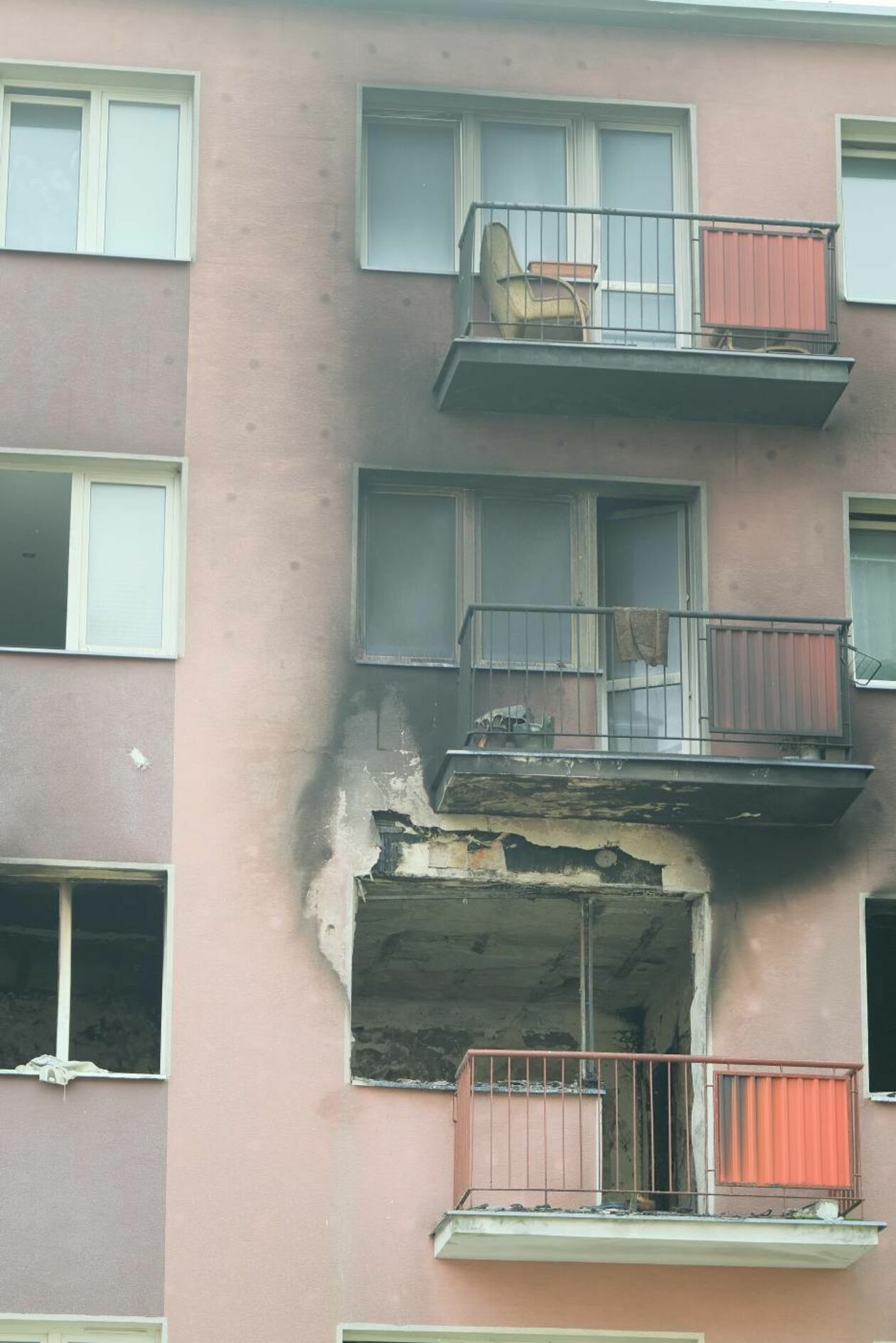  Skutki pożaru w bloku przy ul. Sokolej w Lublinie (zdjęcie 5) - Autor: Maciej Kaczanowski
