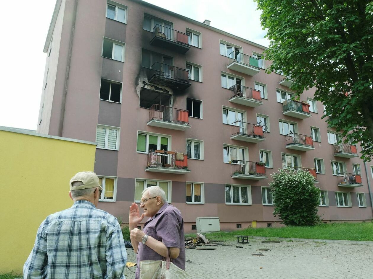 Skutki pożaru w bloku przy ul. Sokolej w Lublinie - Autor: Maciej Kaczanowski