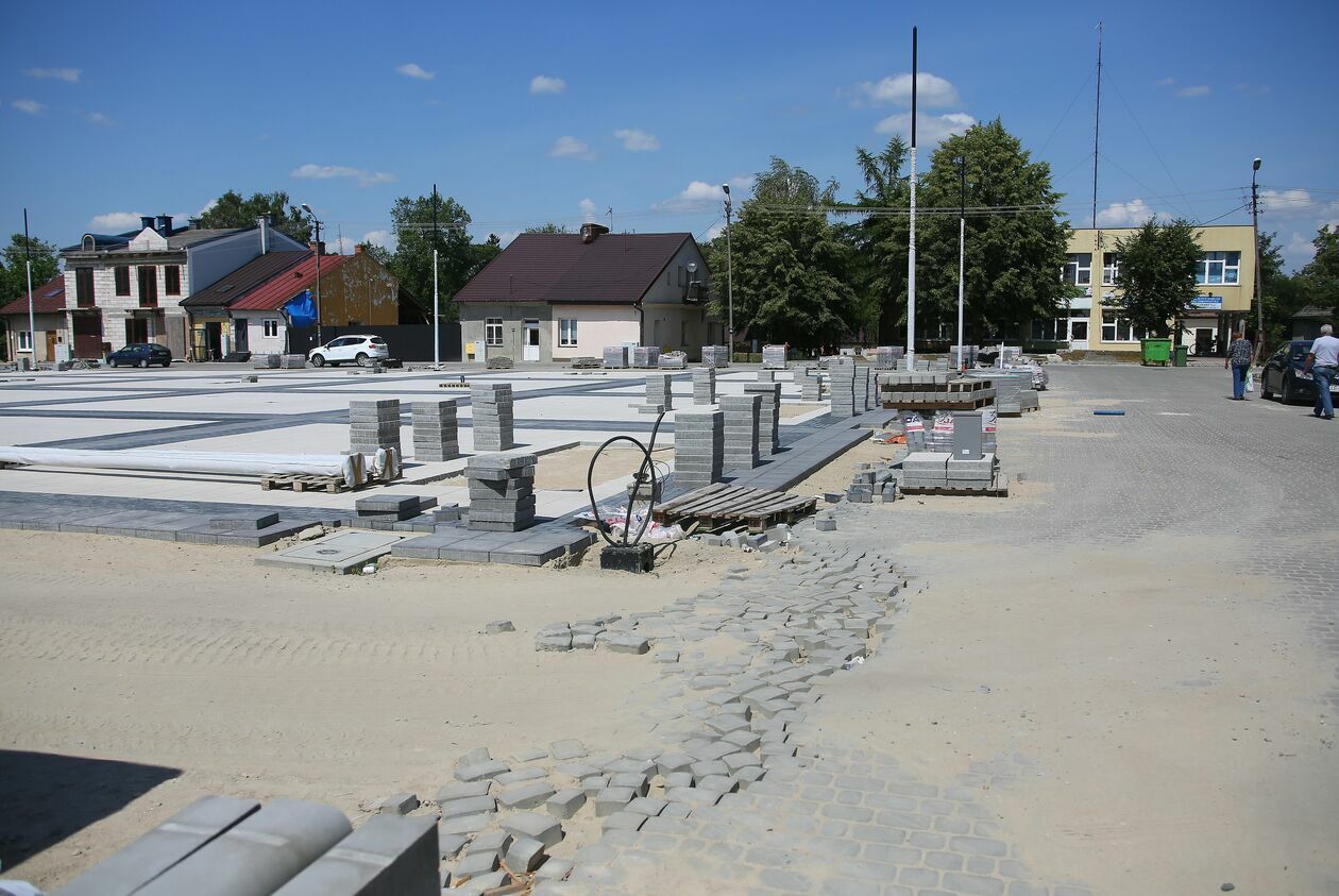  Rynek II w Łęcznej zamienia się w betonową patelnię  - Autor: Piotr Michalski