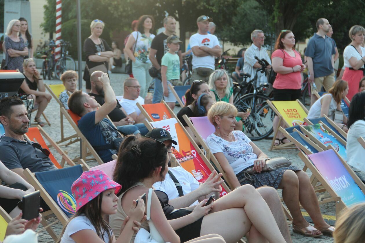  Biała Podlaska. Pierwszy wakacyjny koncert na placu Wolności (zdjęcie 15) - Autor: Ewelina Burda
