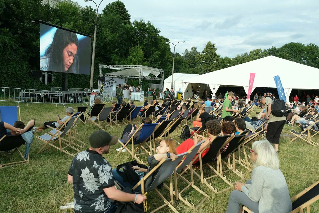  Inne Brzmienia: elektronicznie, na scenie pochodząca z Gruzji  Anushka Chkheidze (zdjęcie 1) - Autor: Maciej Kaczanowski