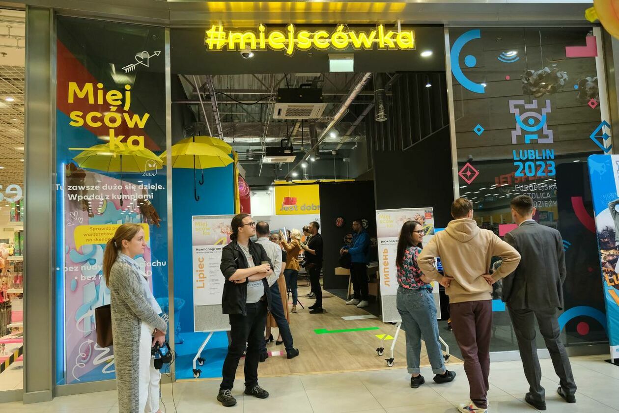  Otwarcie świetlicy integracyjnej dla dzieci #miejscówka w Skende Shopping (zdjęcie 2) - Autor: Maciej Kaczanowski