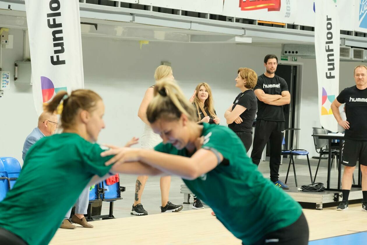  Trening piłkarek ręcznych MKS Funfloor na Globusie (zdjęcie 25) - Autor: Maciej Kaczanowski