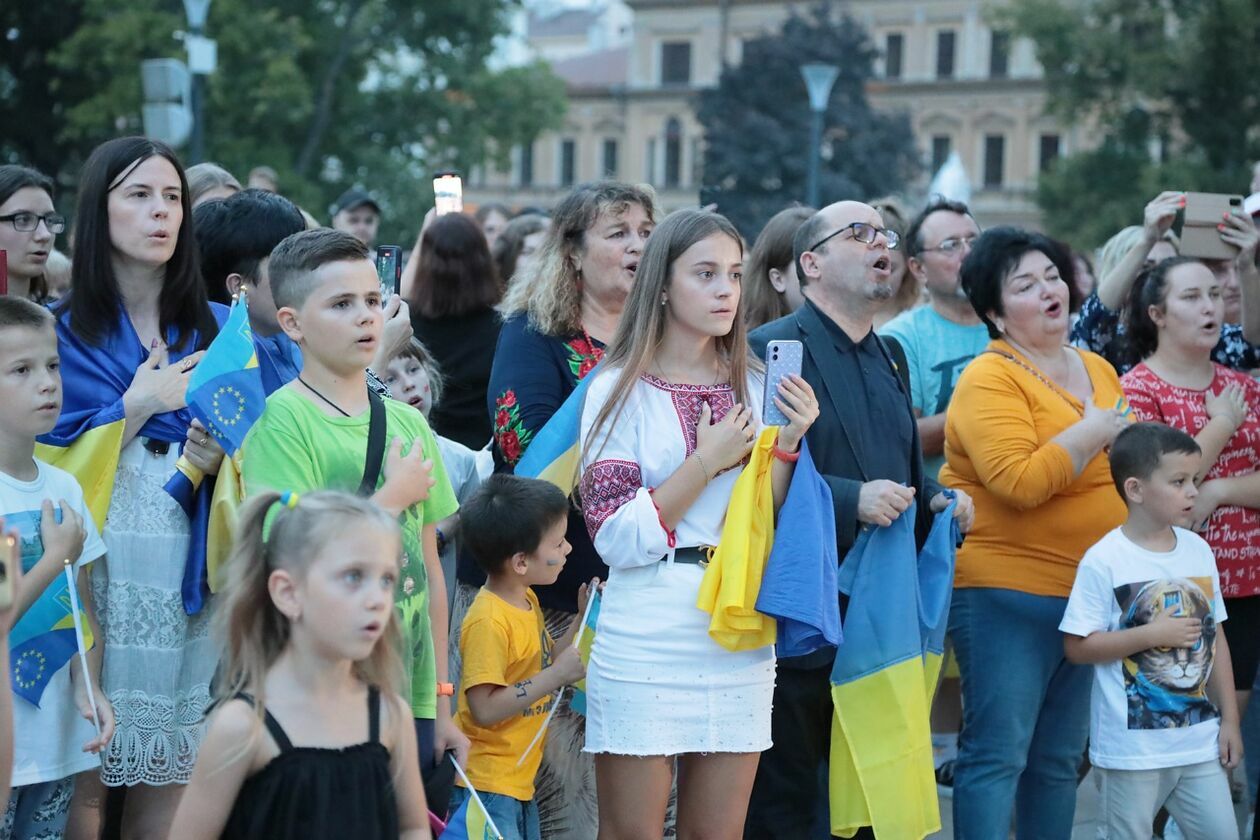  Łańcuch solidarności na placu Litewskim (zdjęcie 42) - Autor: Piotr Michalski