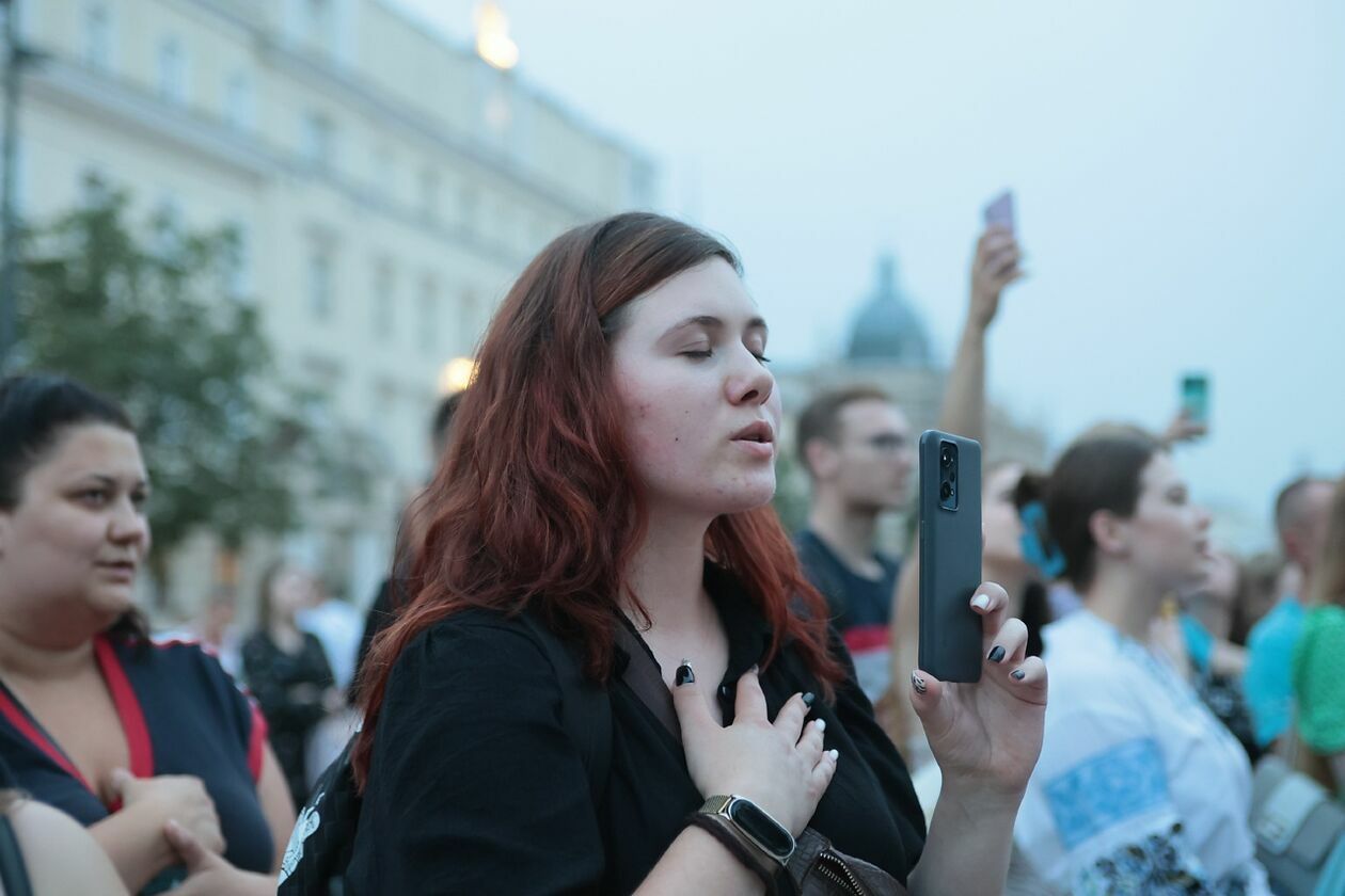  Łańcuch solidarności na placu Litewskim (zdjęcie 74) - Autor: Piotr Michalski
