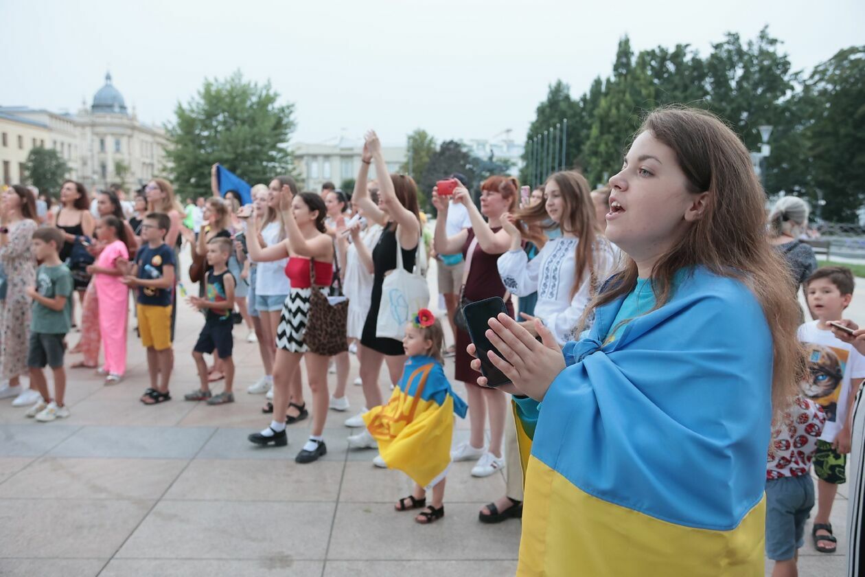  Łańcuch solidarności na placu Litewskim (zdjęcie 65) - Autor: Piotr Michalski