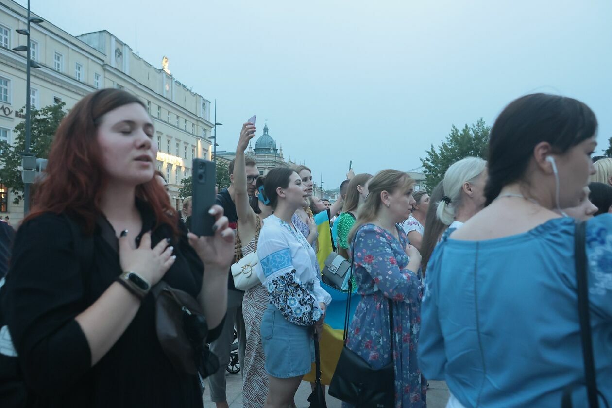  Łańcuch solidarności na placu Litewskim (zdjęcie 73) - Autor: Piotr Michalski