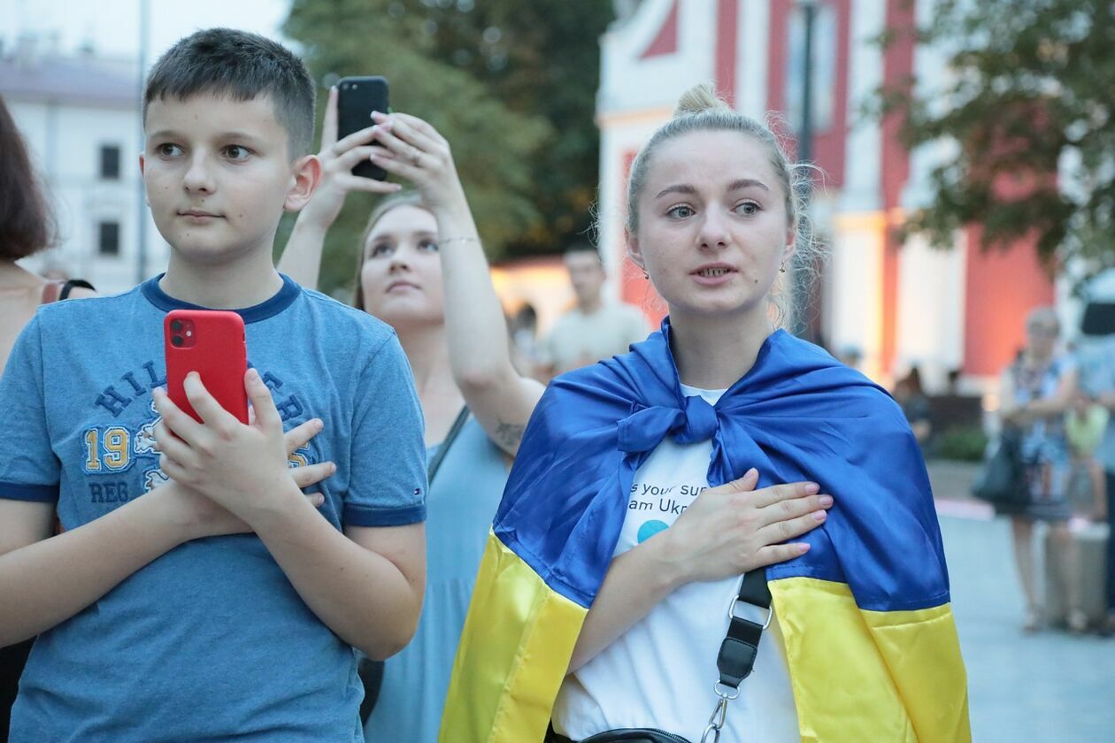  Łańcuch solidarności na placu Litewskim (zdjęcie 41) - Autor: Piotr Michalski