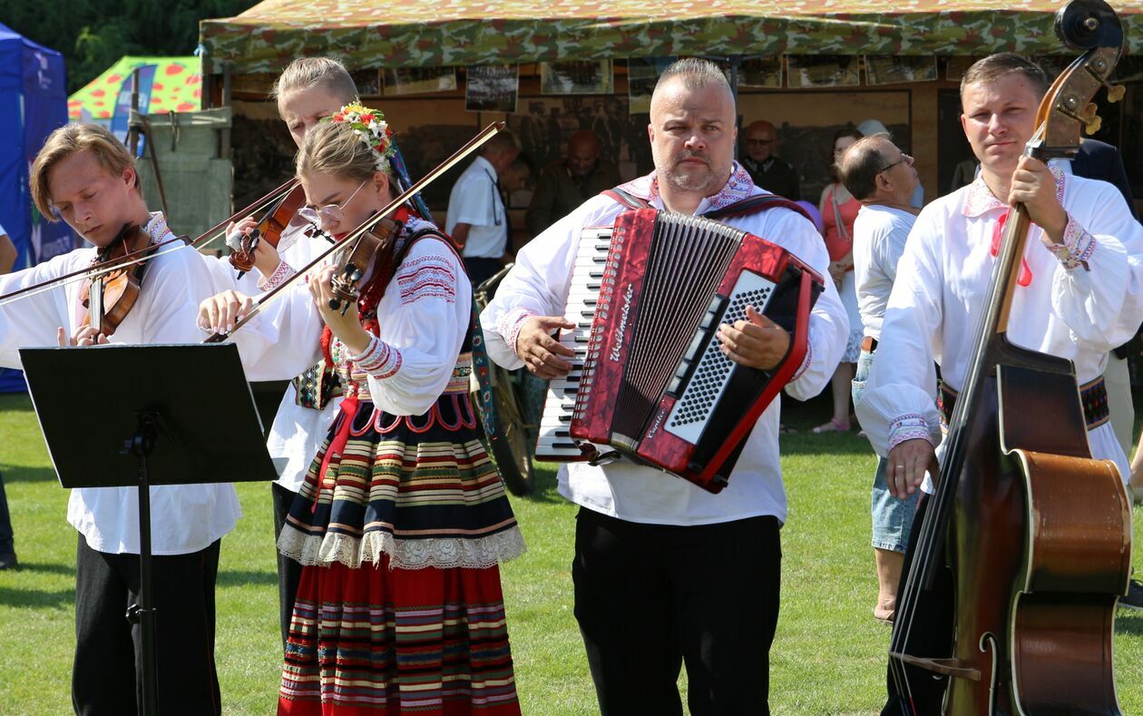  Dożynki powiatu puławskiego w Górze Puławskiej (zdjęcie 33) - Autor: Radosław Szczęch