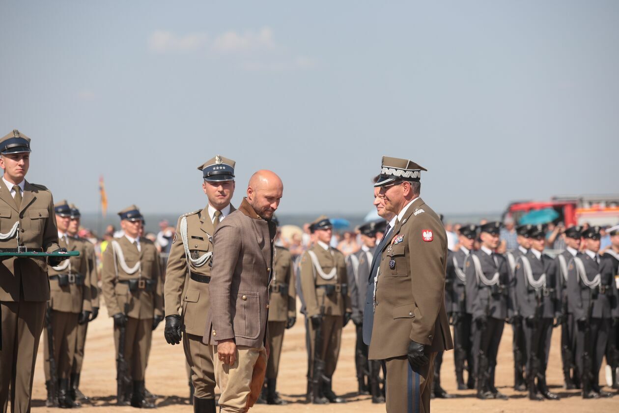  Pomnik Chwały Kawalerii i Artylerii Konnej. Rekonstrukcja bitwy pod Komarowem	 (zdjęcie 56) - Autor: Piotr Michalski