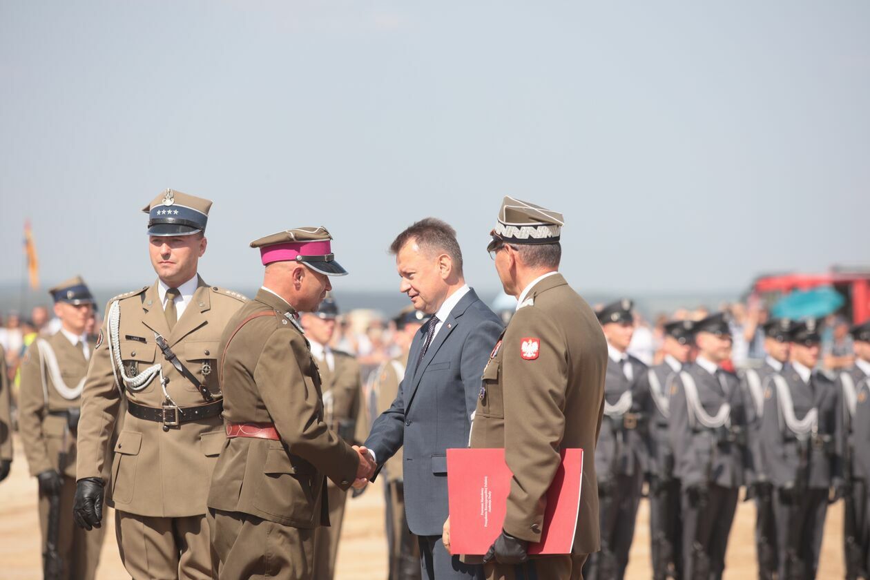  Pomnik Chwały Kawalerii i Artylerii Konnej. Rekonstrukcja bitwy pod Komarowem	 (zdjęcie 58) - Autor: Piotr Michalski