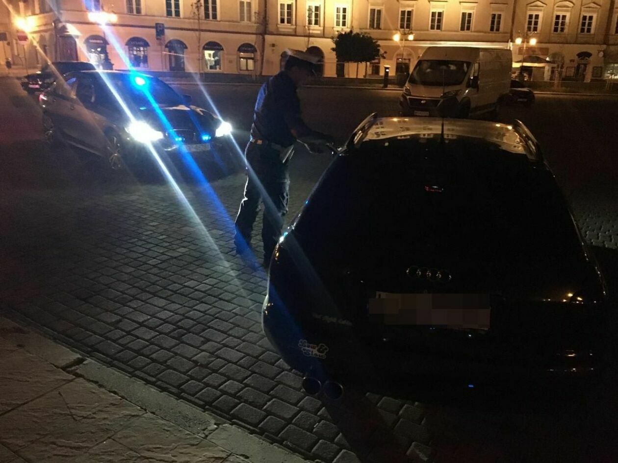  Nocne kontrole policji w Lublinie (zdjęcie 3) - Autor: Policja