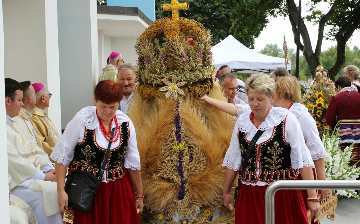  Pielgrzymi w Wąwolnicy (zdjęcie 15) - Autor: Radosław Szczęch