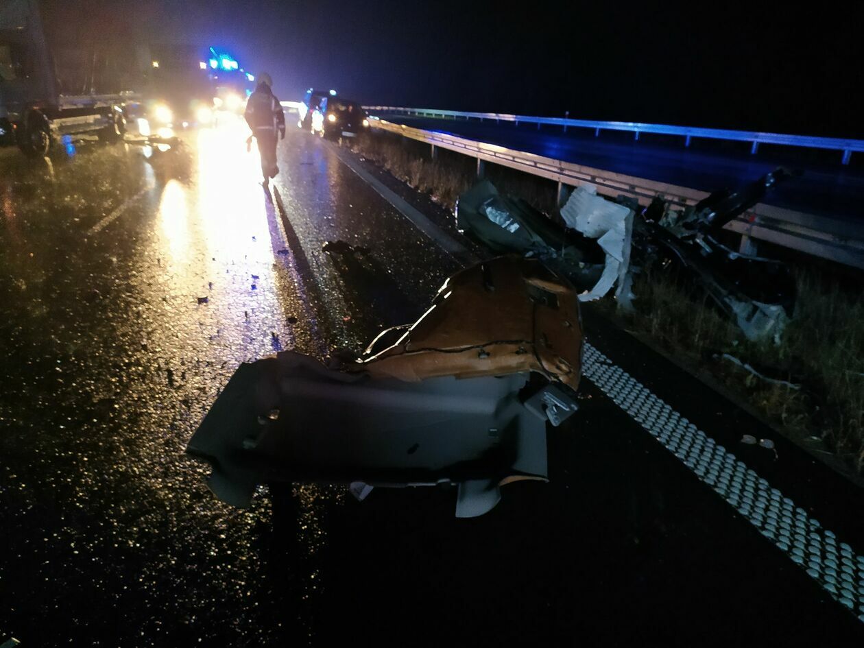  Śmiertelny wypadek na S-19 (trasa Lublin-Kraśnik) (zdjęcie 6) - Autor: OSP Strzeszkowice Duże