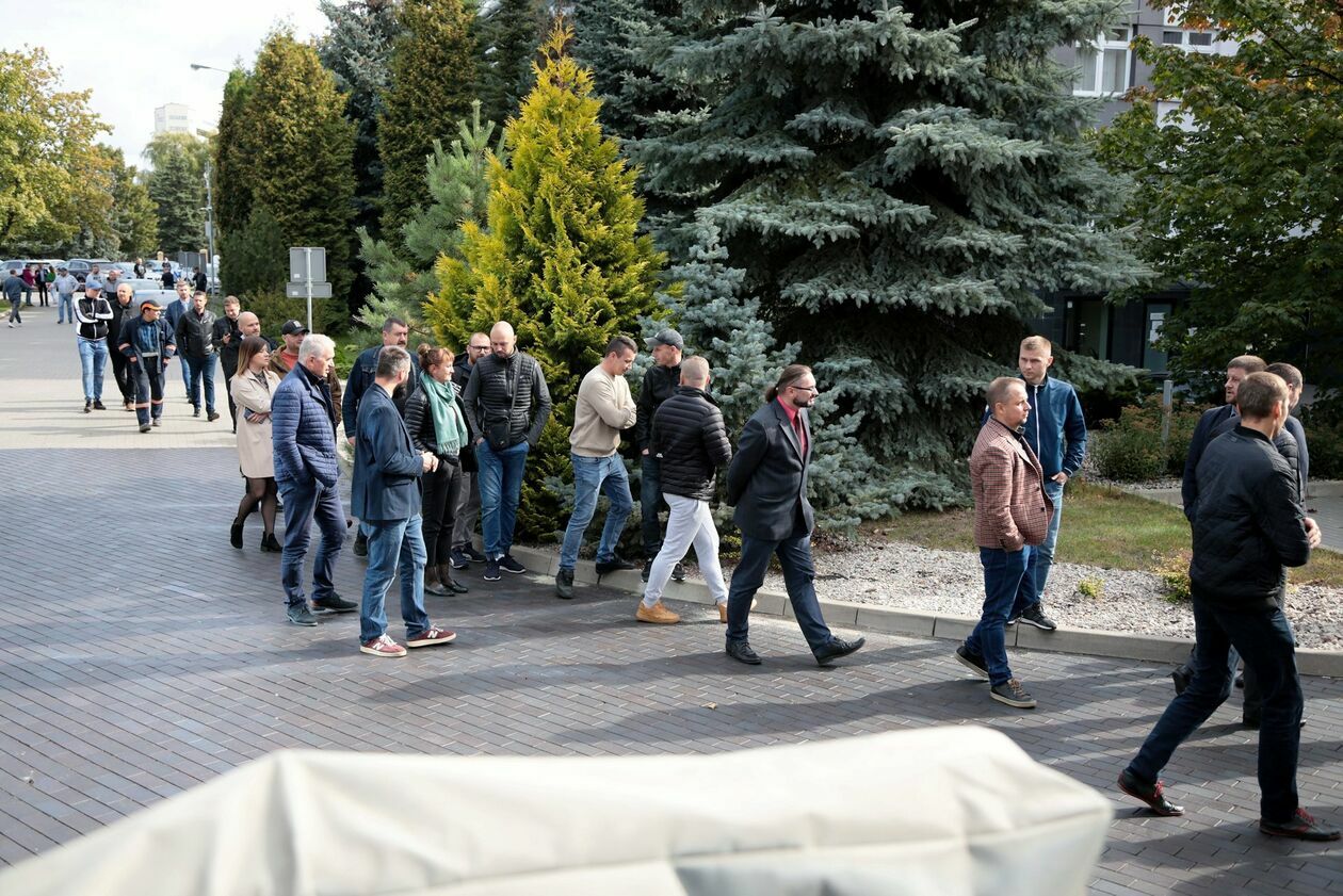 Górnicy z Bogdanki protestują przeciwko odwołaniu prezesa (zdjęcie 24) - Autor: Piotr Michalski