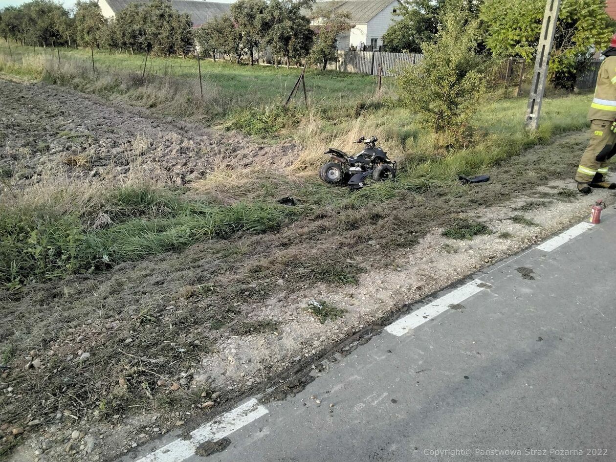  Zderzenie quada z samochodem kia (zdjęcie 2) - Autor: Komenda Powiatowa Państwowej Straży Pożarnej w Rad