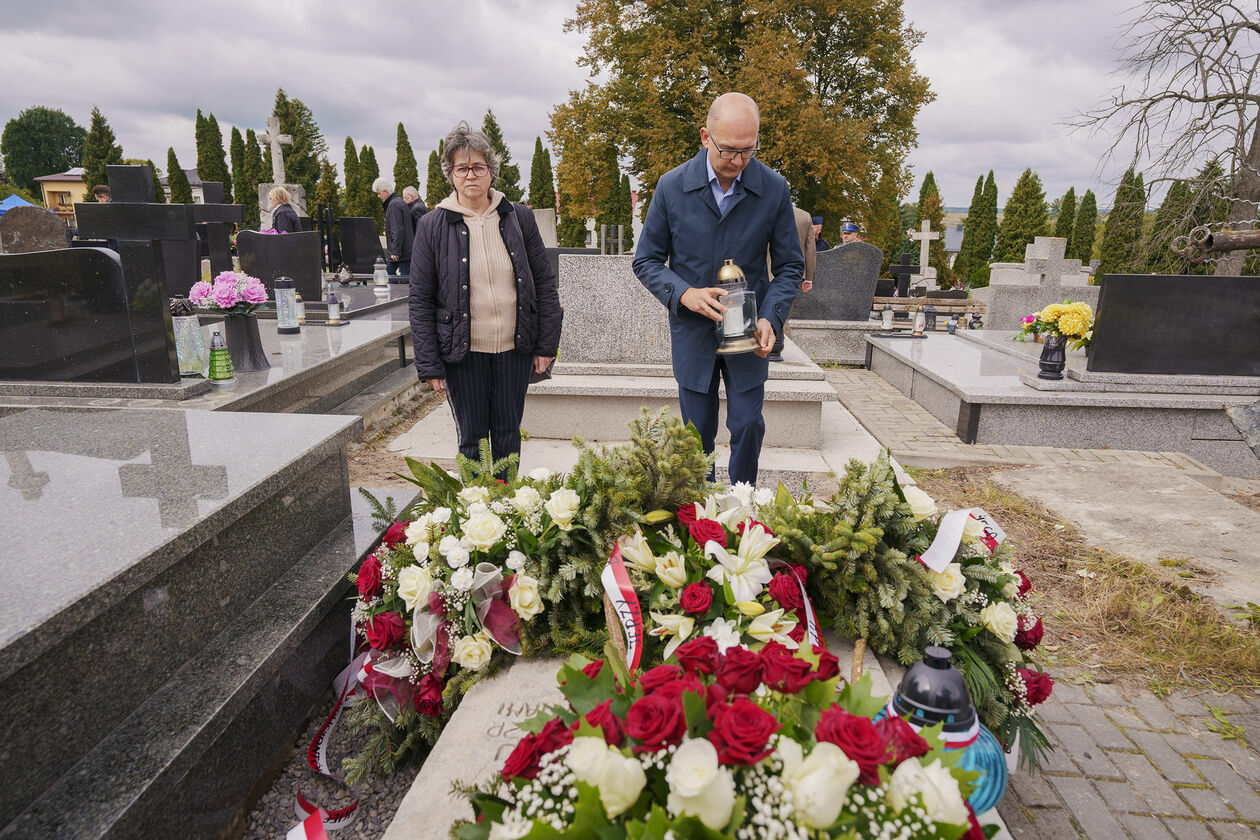  Odsłonięcie pomnika w Janowie Lubelskim (zdjęcie 30) - Autor: Michał Siudziński