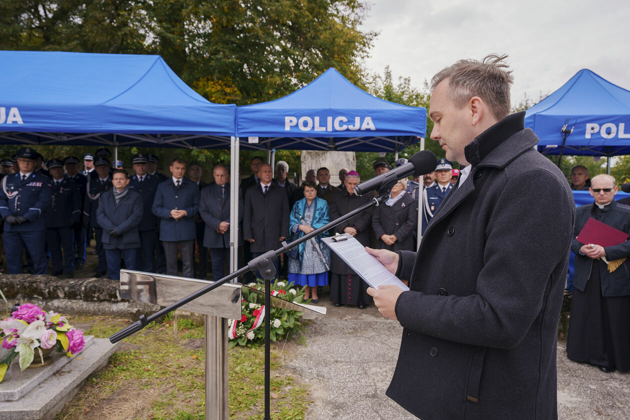  Odsłonięcie pomnika w Janowie Lubelskim (zdjęcie 10) - Autor: Michał Siudziński