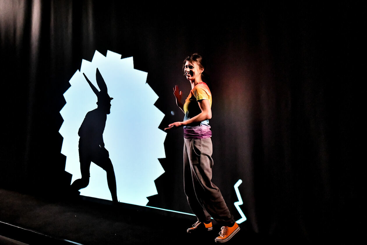  Alicja w Krainie Czarów w Teatrze Andersena (zdjęcie 1) - Autor: Tomasz Tylus