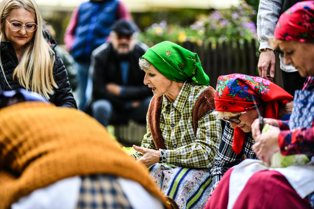  Obieraczki kapusty w Muzeum Wsi Lubelskiej (zdjęcie 19) - Autor: Tomasz Tylus