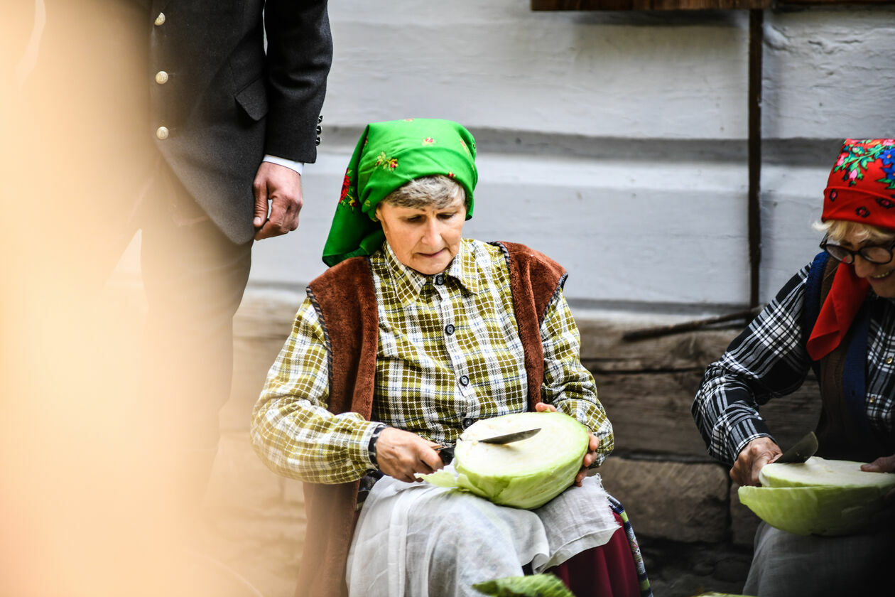  Obieraczki kapusty w Muzeum Wsi Lubelskiej (zdjęcie 10) - Autor: Tomasz Tylus