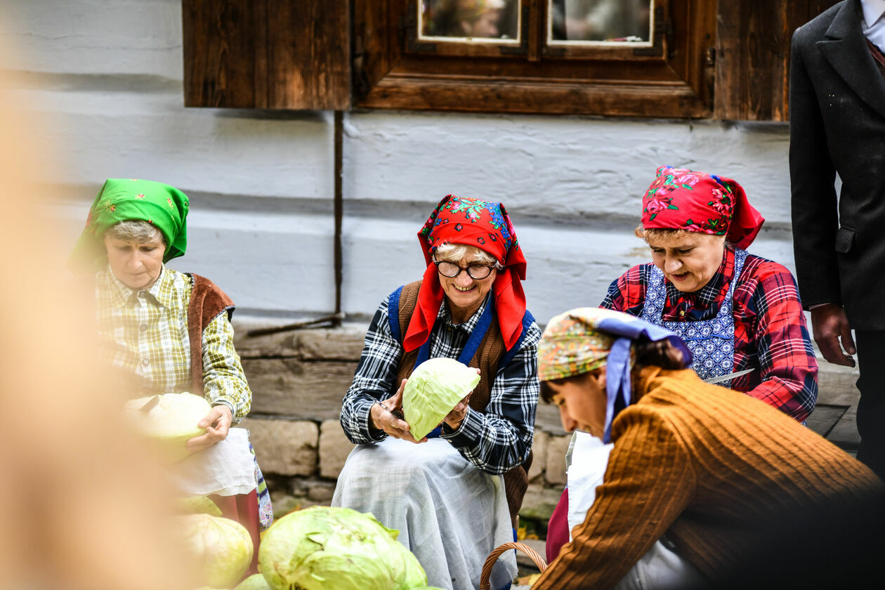  Obieraczki kapusty w Muzeum Wsi Lubelskiej (zdjęcie 8) - Autor: Tomasz Tylus