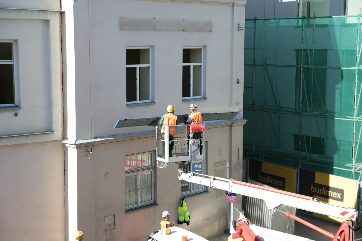  Rozbiórka budynków szpitala przy ulicy Staszica w Lublinie (zdjęcie 9) - Autor: Paweł Buczkowski