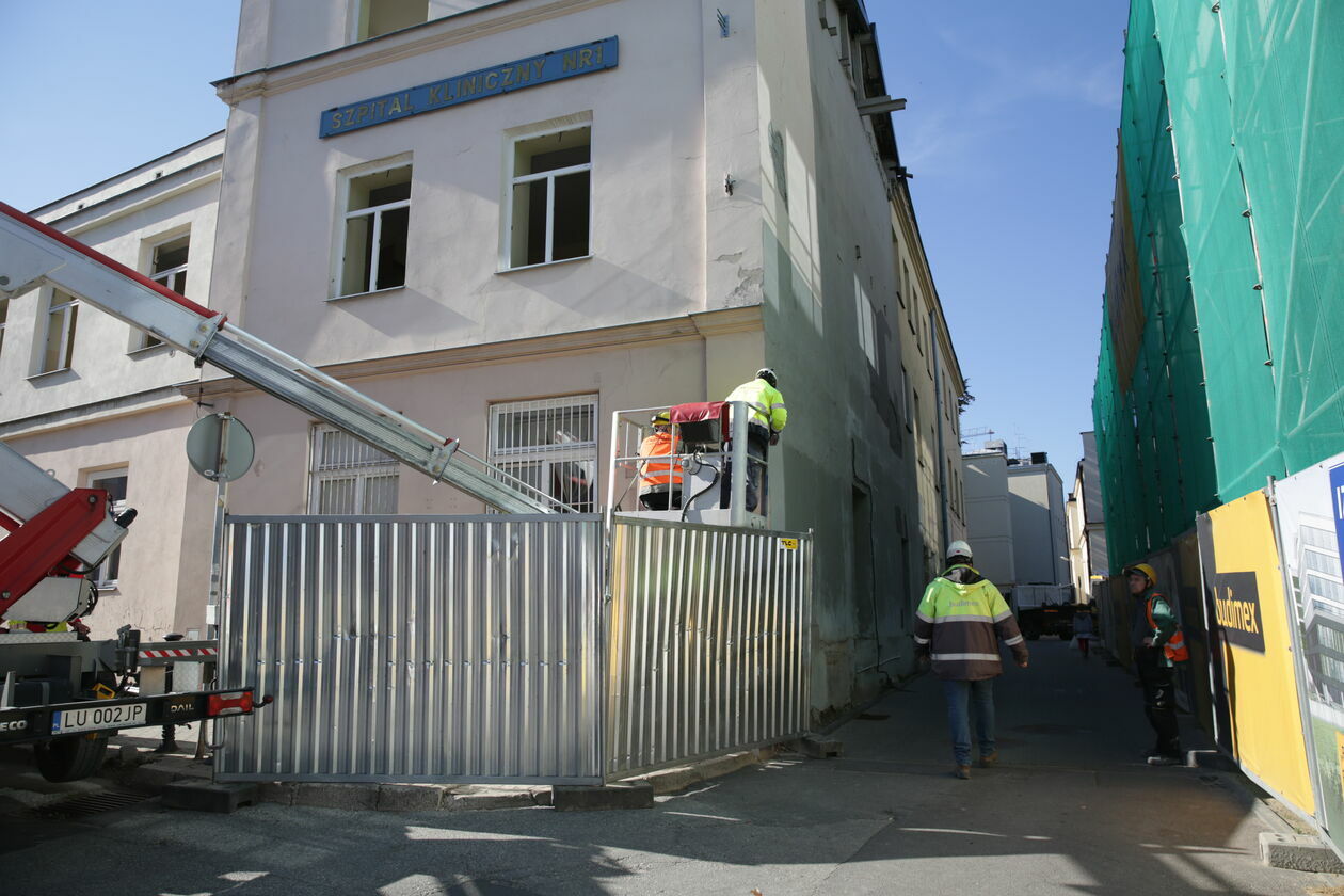  Rozbiórka budynków szpitala przy ulicy Staszica w Lublinie (zdjęcie 5) - Autor: Paweł Buczkowski