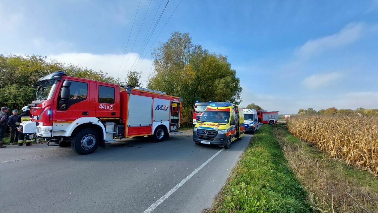  Wypadek w Studziankach (zdjęcie 5) - Autor: Komenda Powiatowa Państwowej Straży Pożarnej w Kraśniku